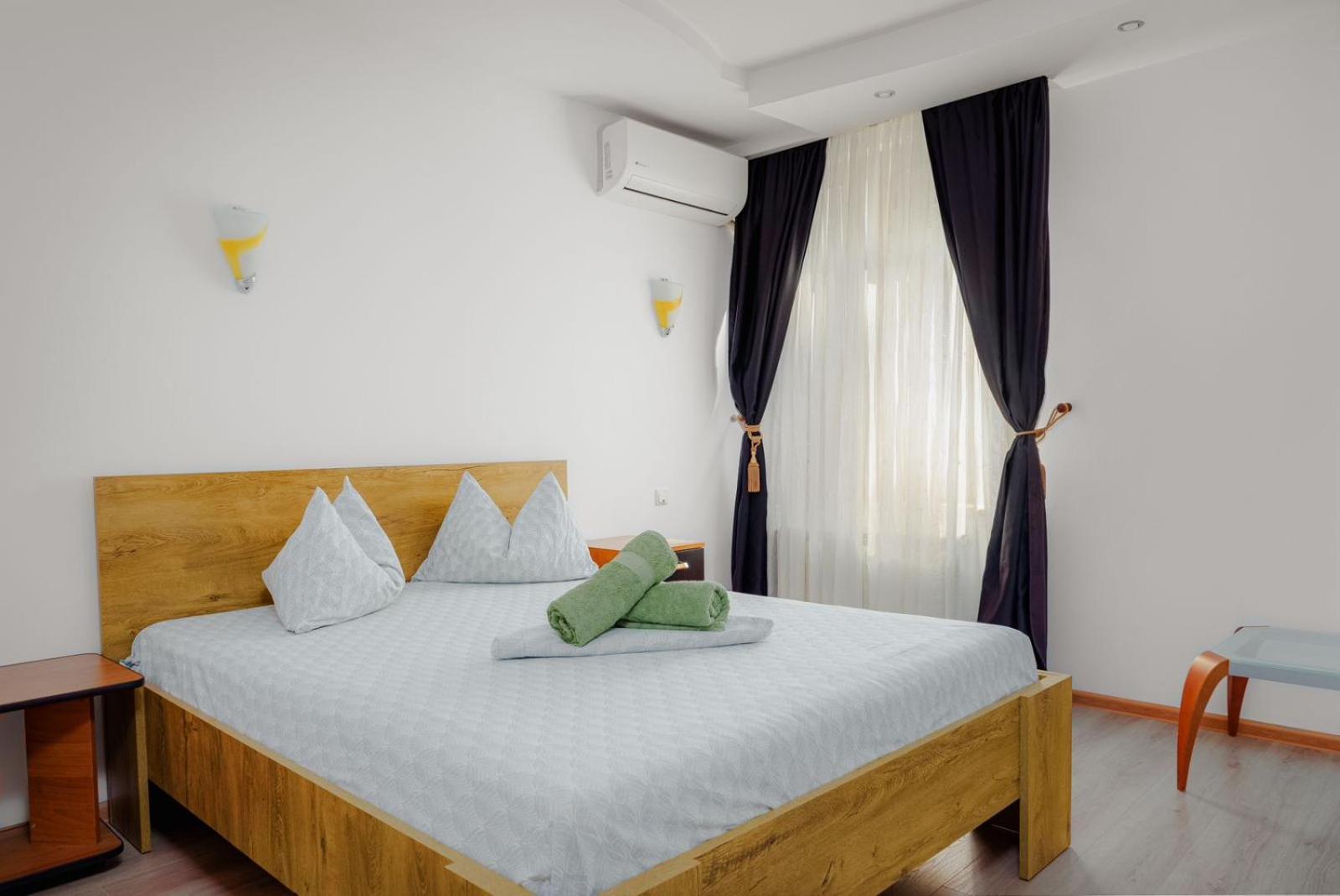 Heart Of Downtown 3 Rooms Apartment Self Check In Bucarest Exterior foto