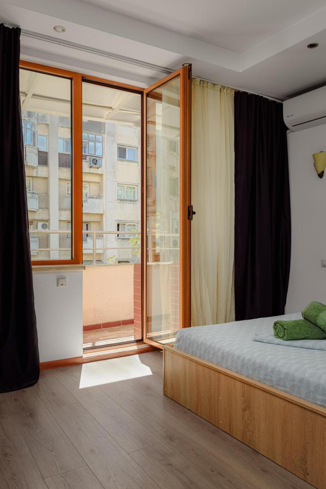 Heart Of Downtown 3 Rooms Apartment Self Check In Bucarest Exterior foto