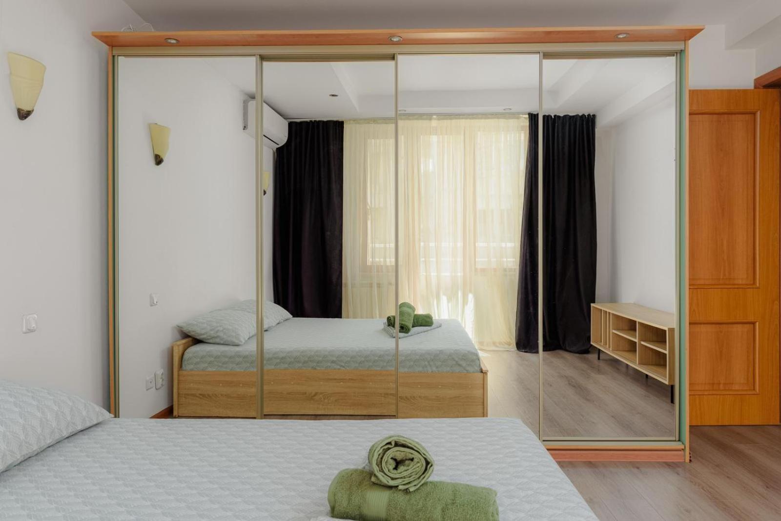 Heart Of Downtown 3 Rooms Apartment Self Check In Bucarest Exterior foto